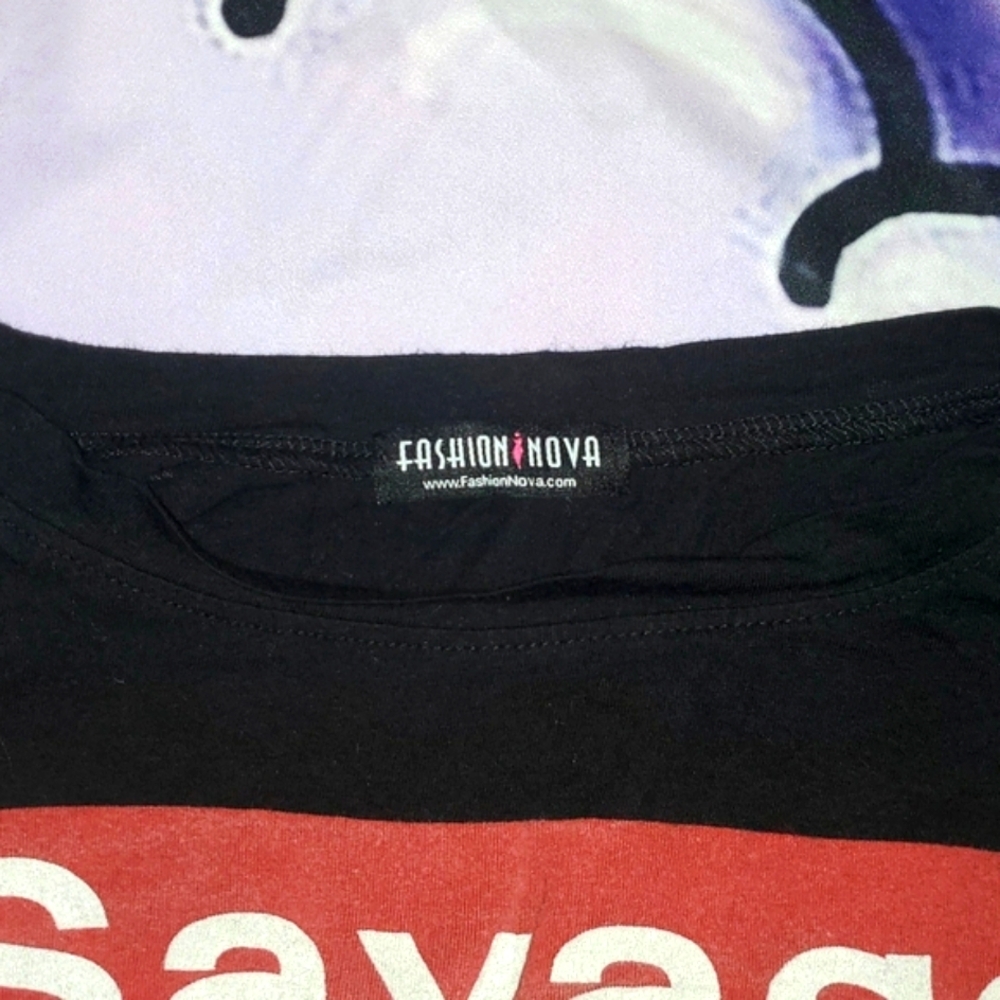*FASHION NOVA* GrApHic Tee ❤️🔥 - Picture 3 of 5